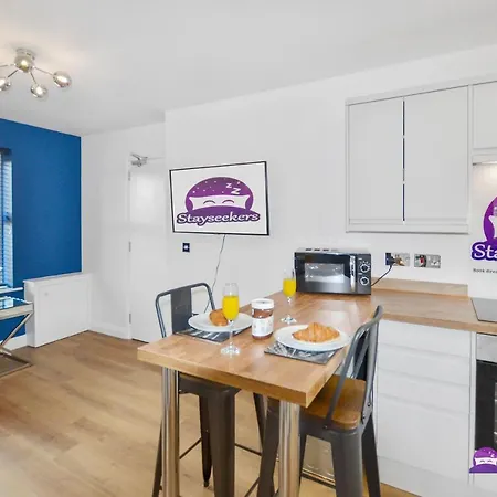Annie 1 Bed Apartment Next To Rail Station - Stayseekers Salisbury Exterior photo