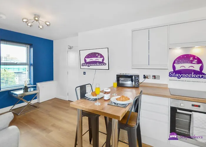 Annie 1 Bed Apartment Next To Rail Station - Stayseekers